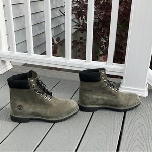 TIMBERLAND Men's Green Suede Boots